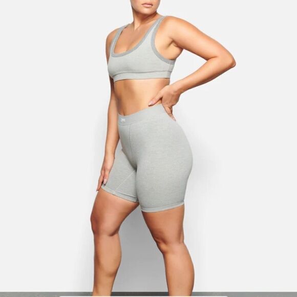 Skims Outdoor Basics Heather Gray Biker Shorts - Picture 2 of 7